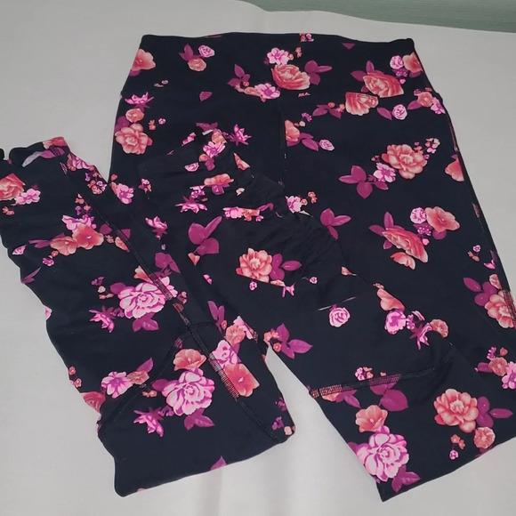 PINK Victoria’s Secret Ultimate Womens Size M Floral Leggings - Picture 10 of 10